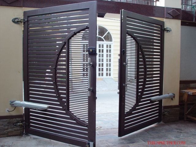 Vận chuyển cửa sắt 